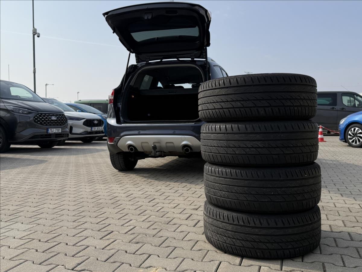 Ford Kuga SUV / Terénní 2,0 l 100 kw