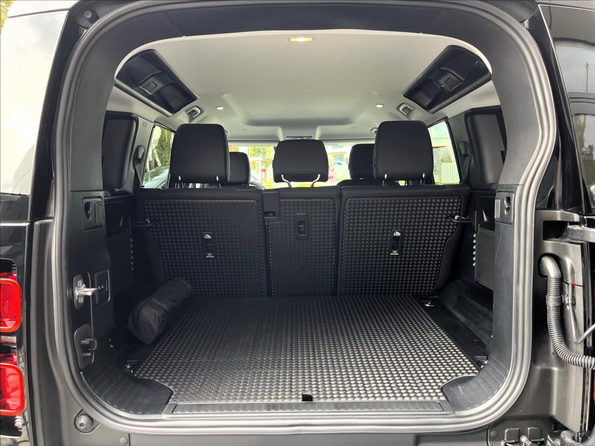 Land Rover Defender SUV / Terénní 3,0 l 147 kw