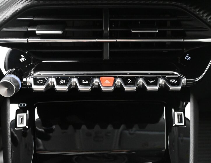 Peugeot 2008 SUV 1,5 l 81 kw