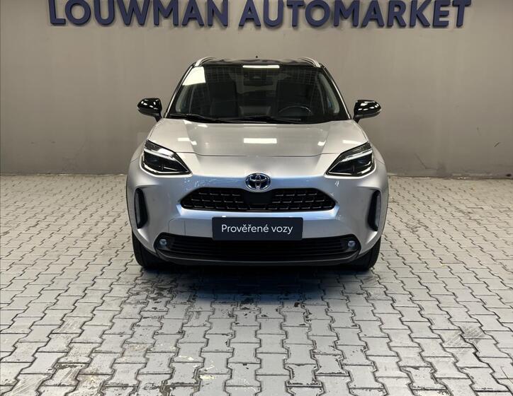 Toyota Yaris Cross 4