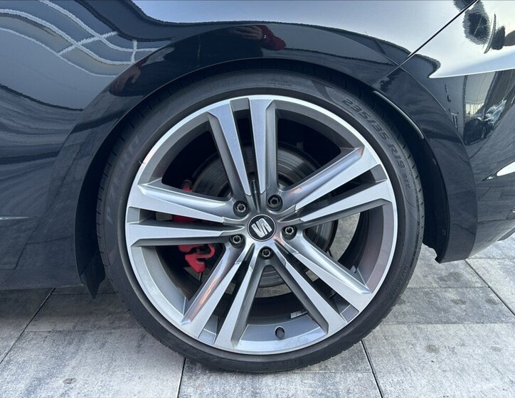 Seat Leon Hatchback 2,0 l 213 kw