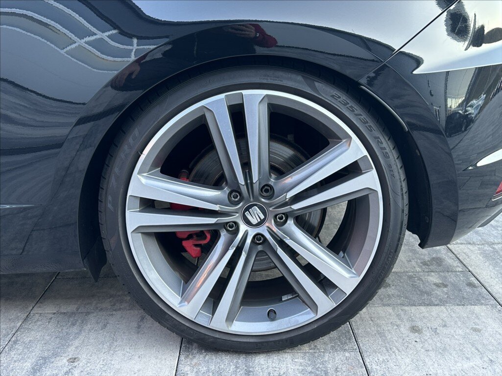 Seat Leon Hatchback 2,0 l 213 kw