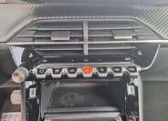 Peugeot 2008 SUV 1,2 l 96 kw