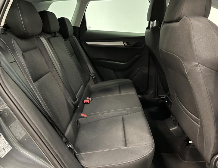 Škoda Karoq SUV 1,5 l 110 kw