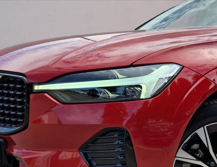 Volvo XC60 SUV / Terénní 2,0 l 145 kw