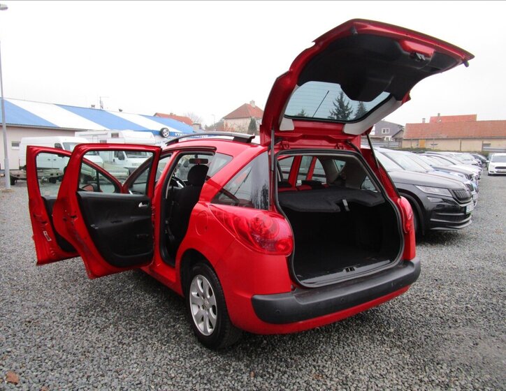 Peugeot 207 Kombi 1,4 l 54 kw