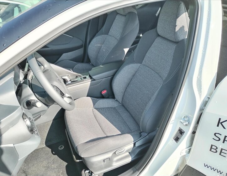 Toyota C-HR CUV / Crossover 0,0 103 kw