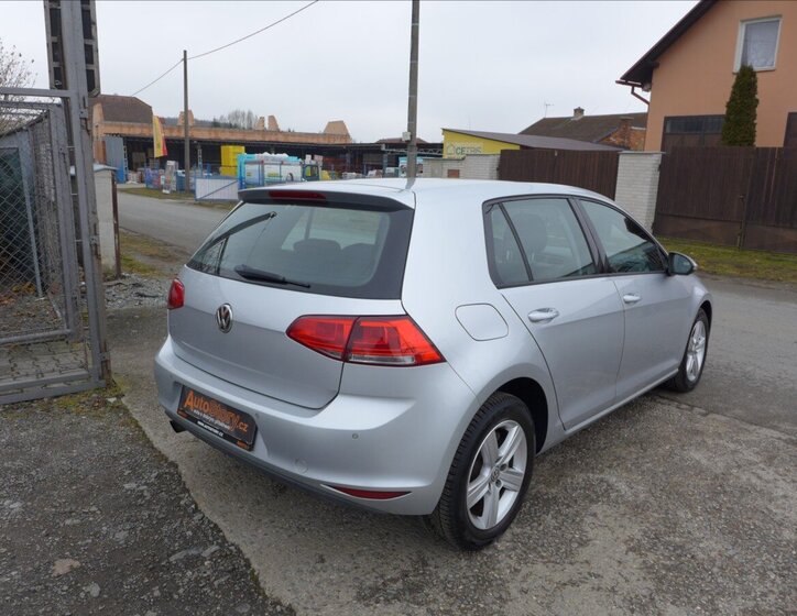 Volkswagen Golf Hatchback 1,2 l 77 kw