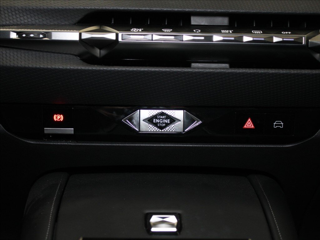 DS Automobiles DS4 SUV / Terénní 1,6 l 165 kw