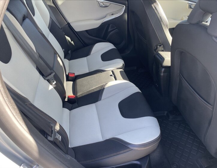 Volvo V40 Hatchback 2,0 l 140 kw