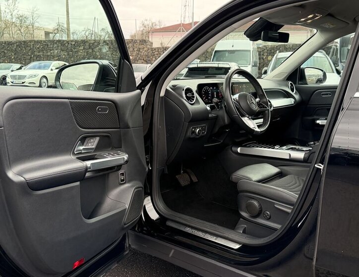 Mercedes-Benz GLB SUV / Terénní 2,0 l 110 kw