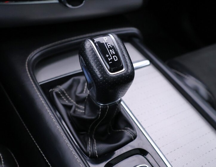 Volvo XC90 SUV / Terénní 2,0 l 173 kw