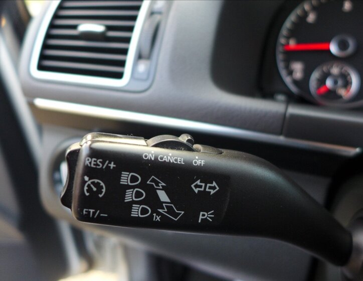 Volkswagen Touran Kombi 1,6 l 77 kw