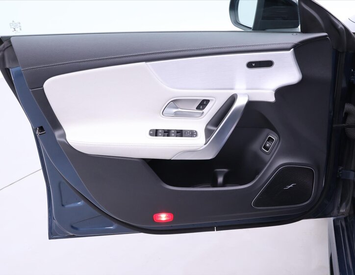 Mercedes-Benz CLA Kombi 2,0 l 225 kw