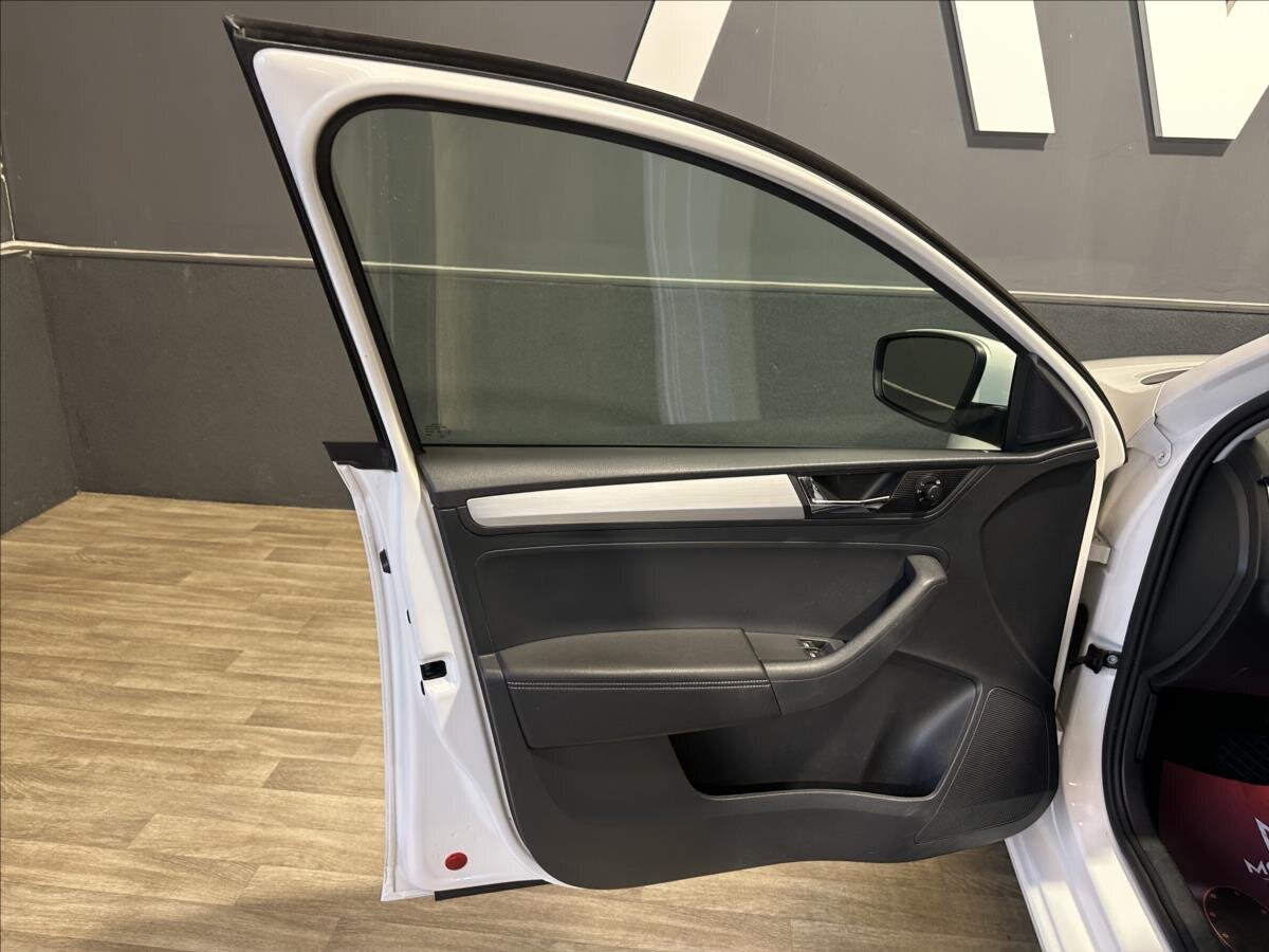 Škoda Rapid Hatchback 999,0 81 kw