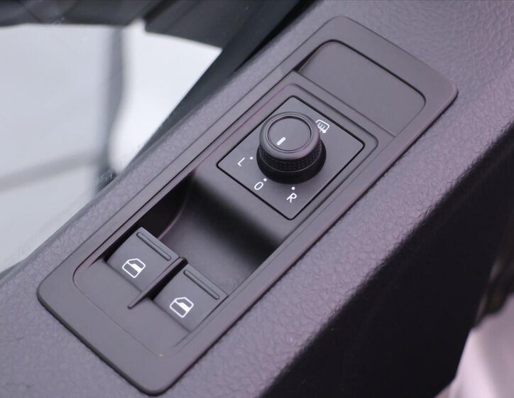 Volkswagen Transporter Kombi 2,0 l 62 kw