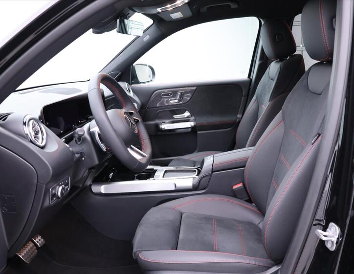 Mercedes-Benz GLB 13