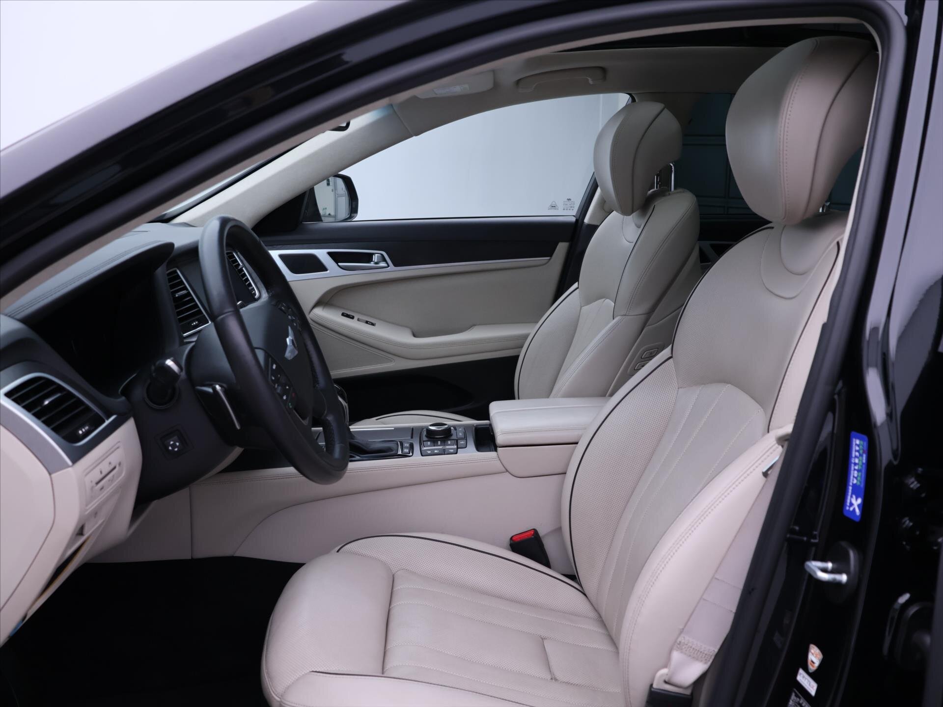 Hyundai Genesis Sedan / Limuzína 3,8 l 232 kw