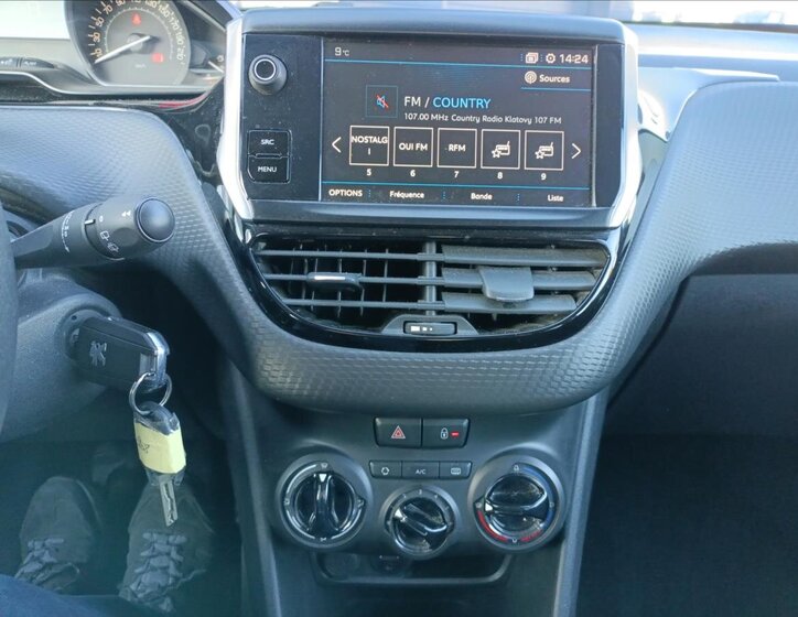 Peugeot 208 Hatchback 1,2 l 60 kw