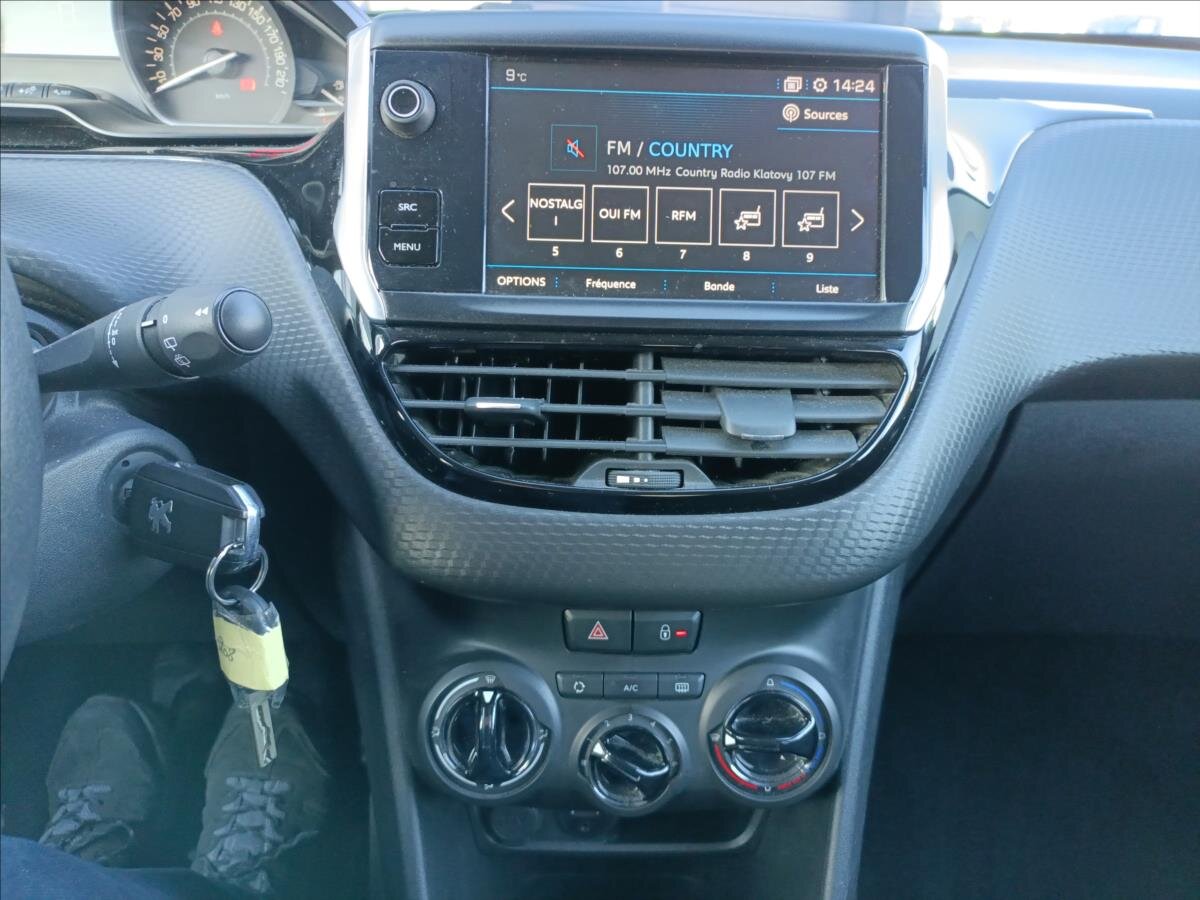 Peugeot 208 Hatchback 1,2 l 60 kw