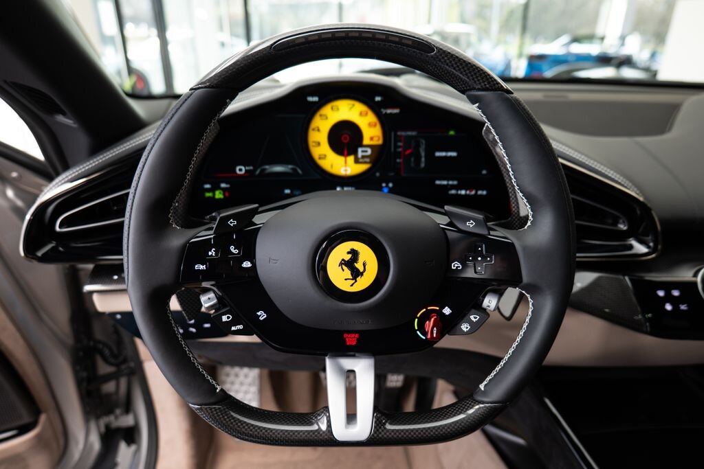 Ferrari Ostatní SUV / Terénní 6,5 l 529 kw