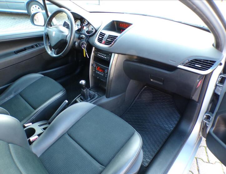Peugeot 207 23