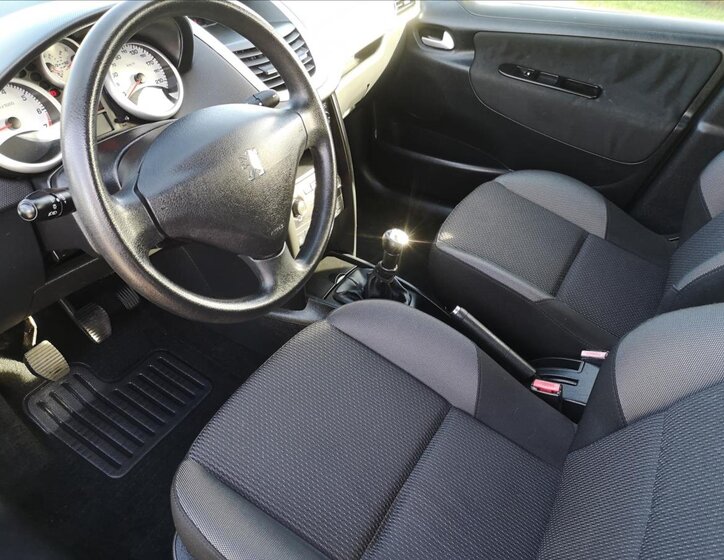 Peugeot 207 Hatchback 1,4 l 70 kw