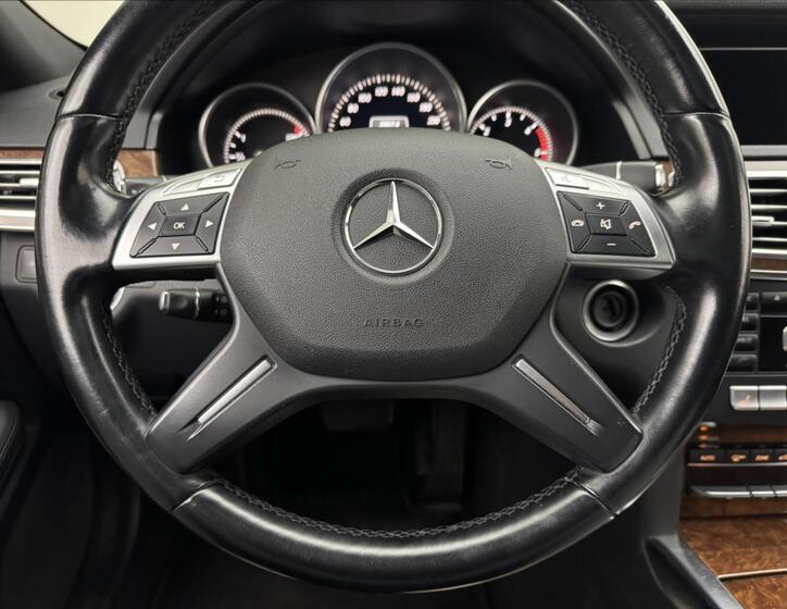 Mercedes-Benz Třídy E 9