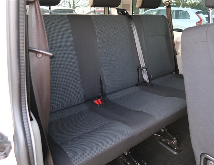 Volkswagen Transporter 19