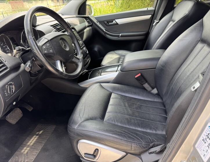 Mercedes-Benz Třídy R 8