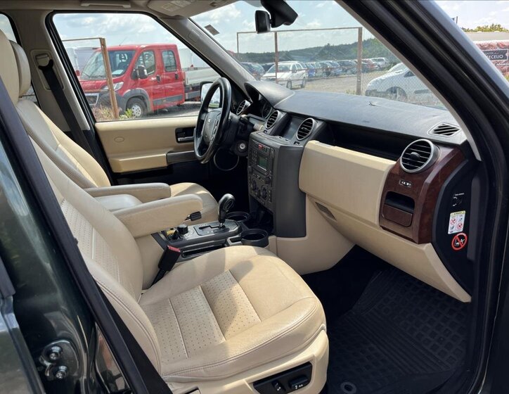 Land Rover Discovery 10