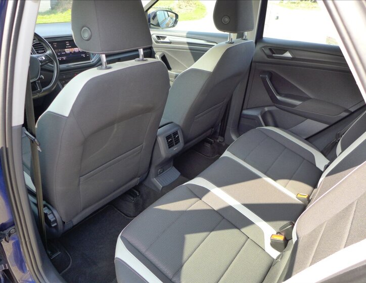 Volkswagen T-Roc SUV / Terénní 2,0 l 110 kw