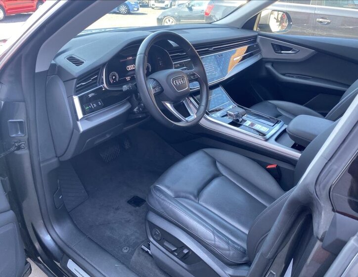 Audi Q8 SUV / Terénní 3,0 l 250 kw
