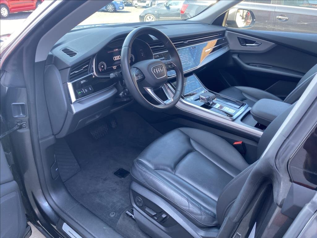 Audi Q8 SUV / Terénní 3,0 l 250 kw