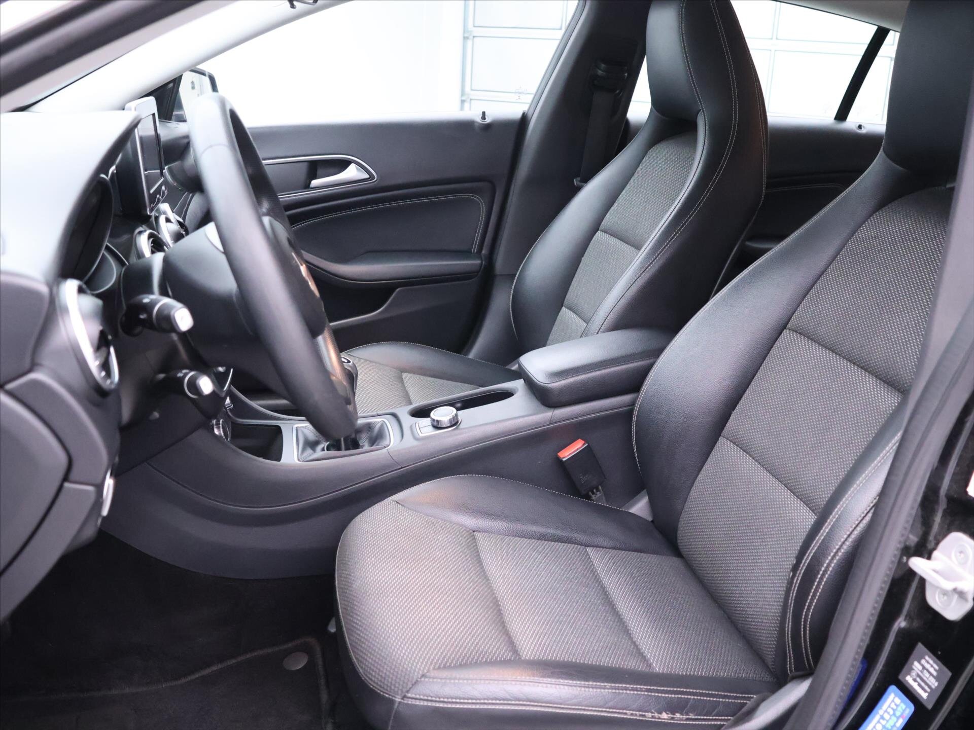 Mercedes-Benz CLA Kombi 1,5 l 80 kw