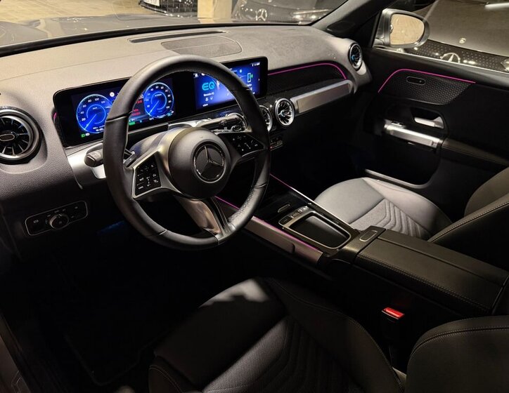 Mercedes-Benz EQB 13