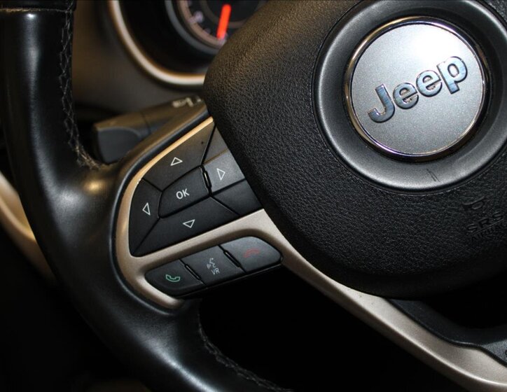 Jeep Cherokee SUV / Terénní 2,2 l 136 kw