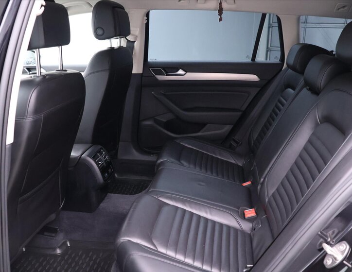 Volkswagen Passat Kombi 2,0 l 176 kw