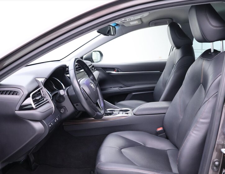 Toyota Camry Sedan 2,5 l 131 kw