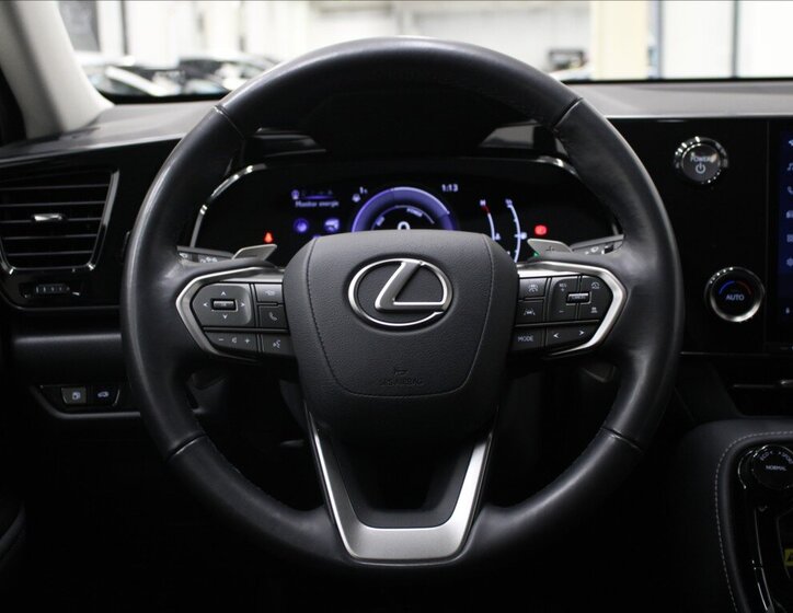 Lexus NX 350h SUV / Terénní 2,5 l 179 kw