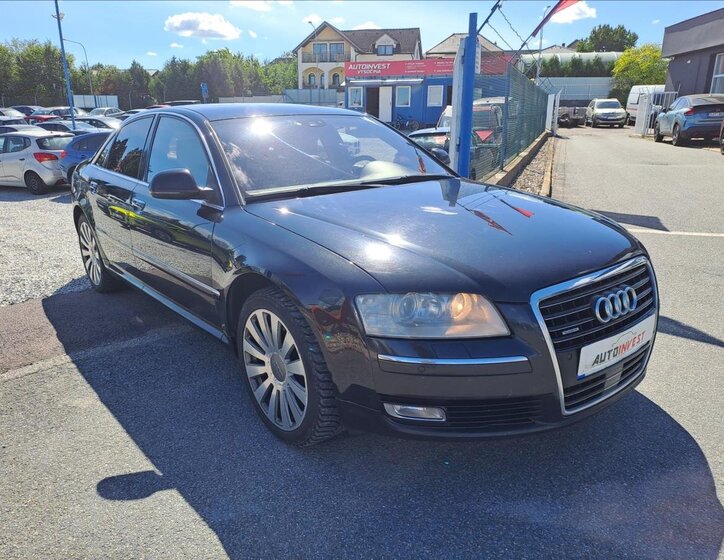 Audi A8 Sedan / Limuzína 4,1 l 240 kw