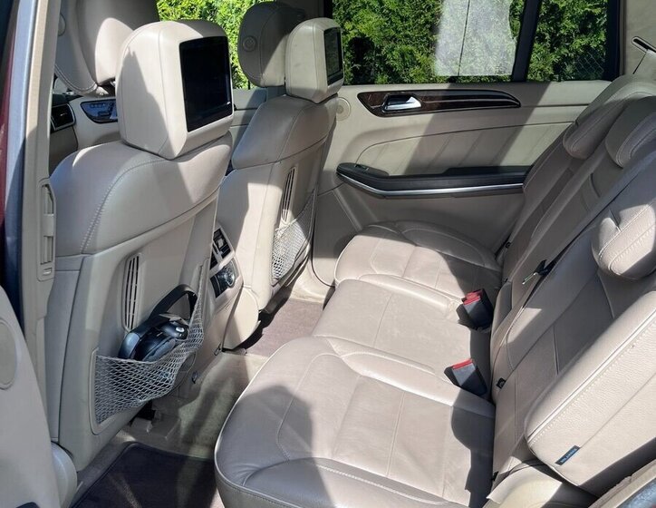 Mercedes-Benz GL Kombi 4,7 l 270 kw