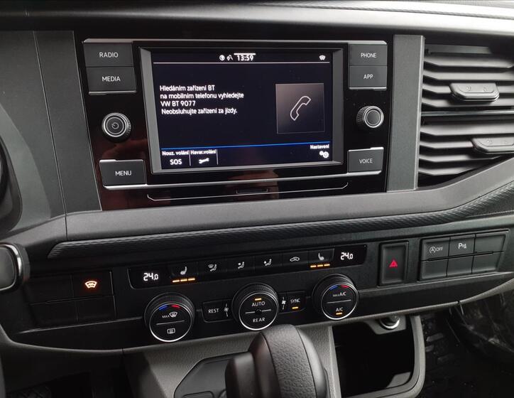 Volkswagen Caravelle 11