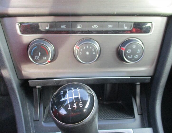 Volkswagen Golf Hatchback 1,2 l 77 kw