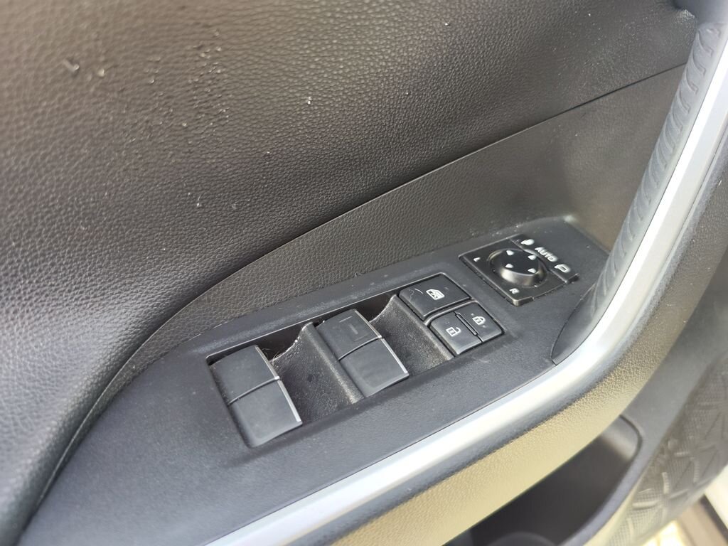 Toyota RAV4 SUV / Terénní 2,5 l 163 kw