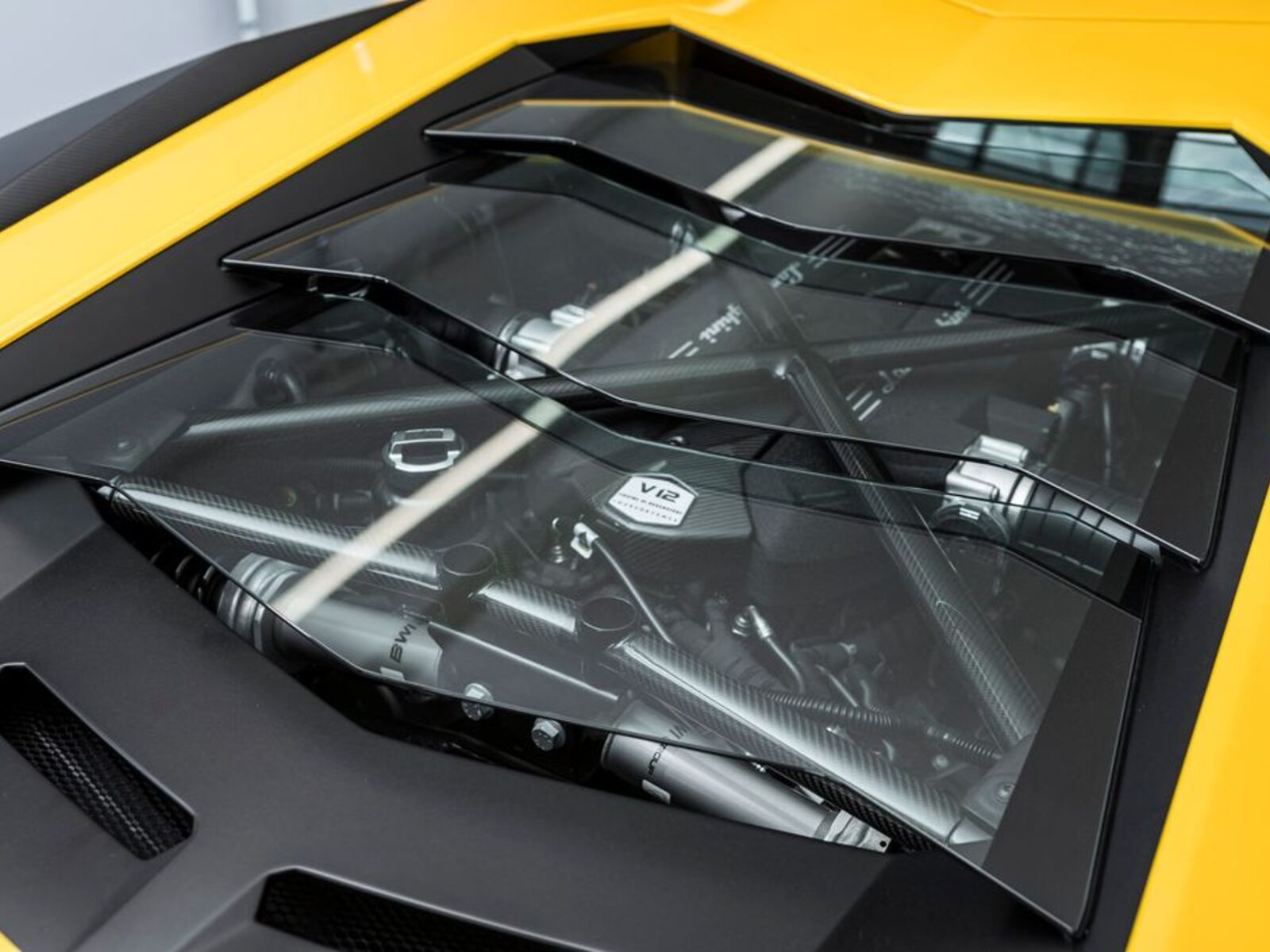 Lamborghini Aventador 16