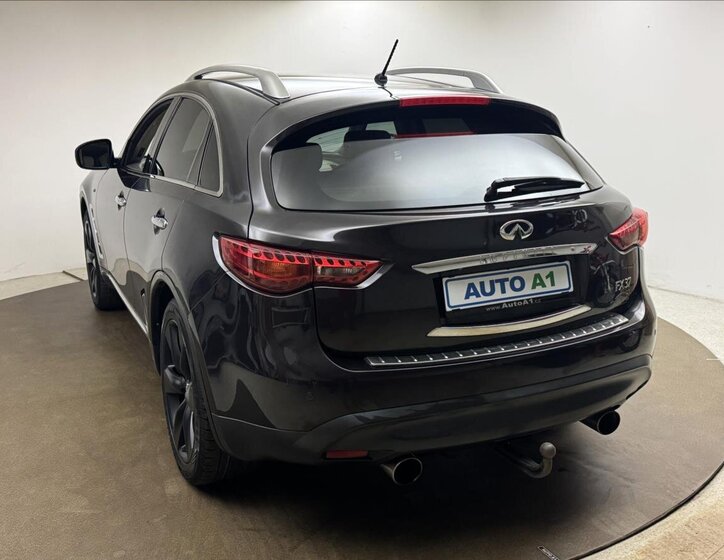 Infiniti FX37 6