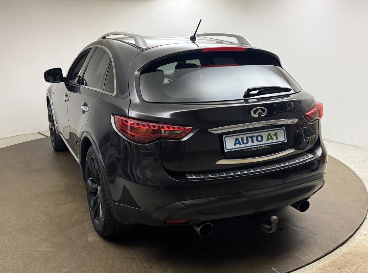 Infiniti FX37