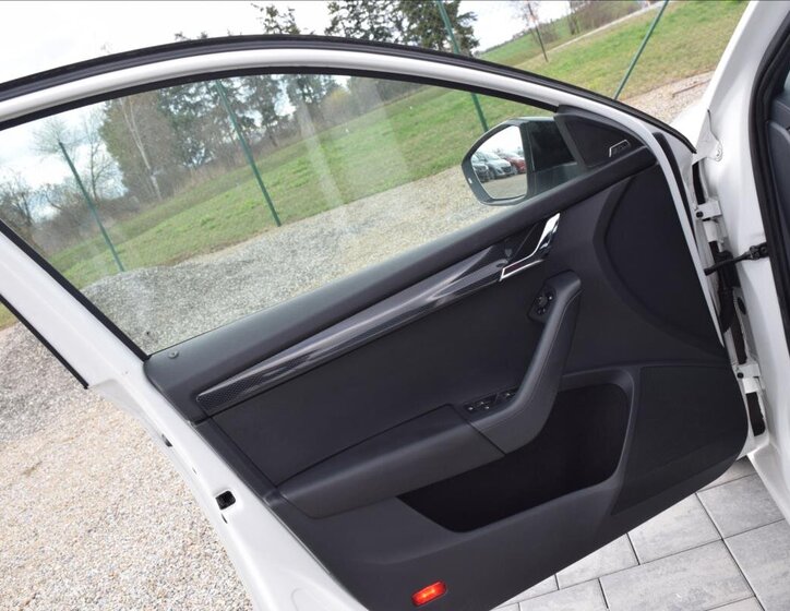 Škoda Octavia Sedan / Limuzína 2,0 l 135 kw