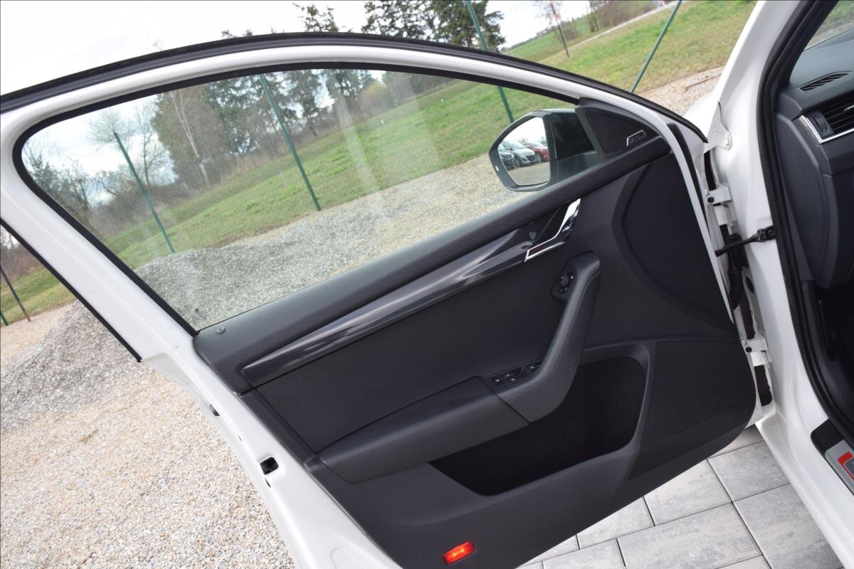 Škoda Octavia Sedan / Limuzína 2,0 l 135 kw